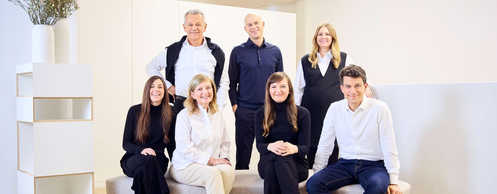 Ein Portraitfoto der Familie Buderer in der Praxis.